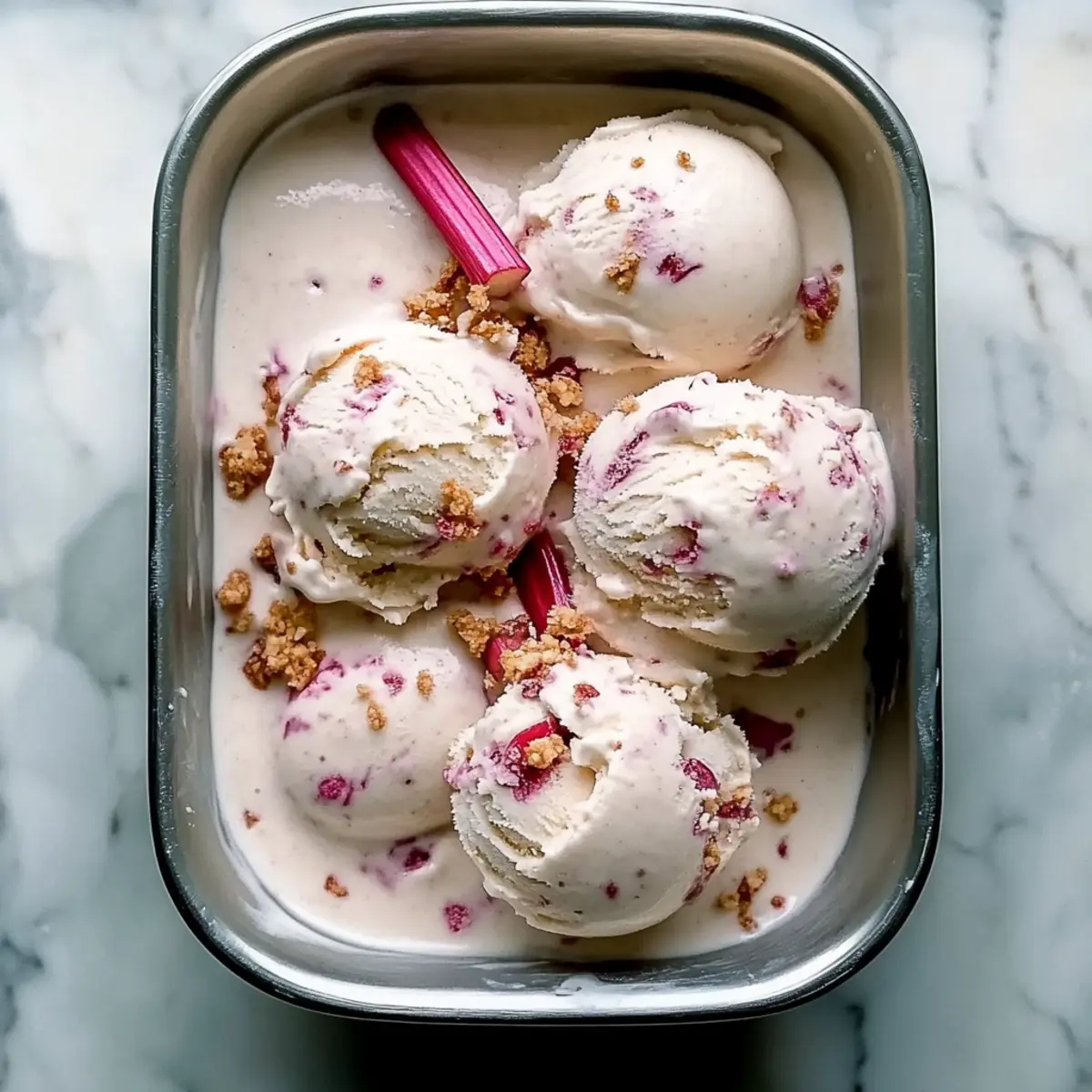 Rhubarb Crumble Ice Cream
